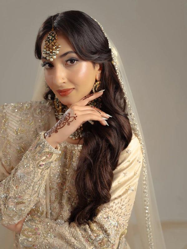 premium quality remy clip in hair extensions Pakistan by Zulfay for natural volume and seamless blend